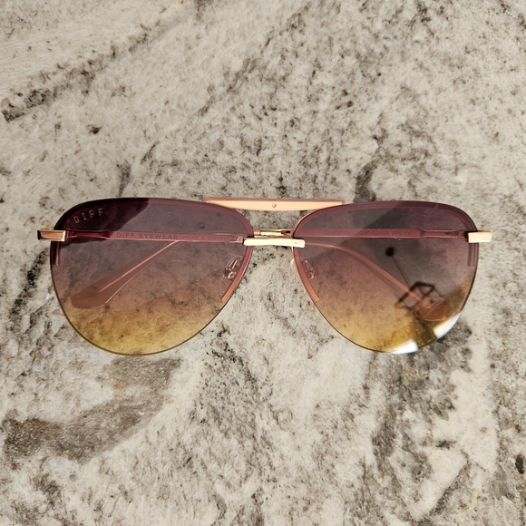 Diff tahoe aviator sunglasses gold inca 💜💛 - Picture 2 of 7